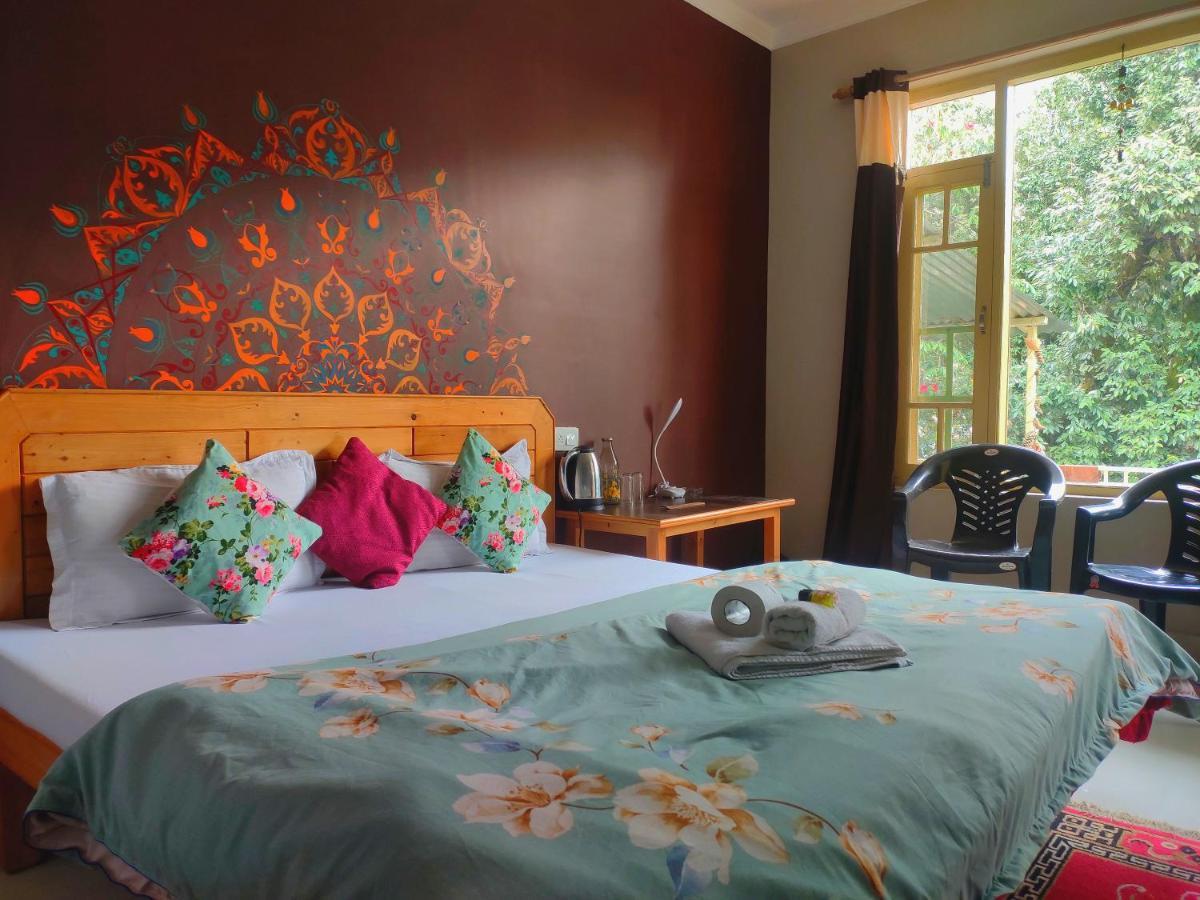 The Unmad, Dharamkot Hotell Dharamshala Exteriör bild